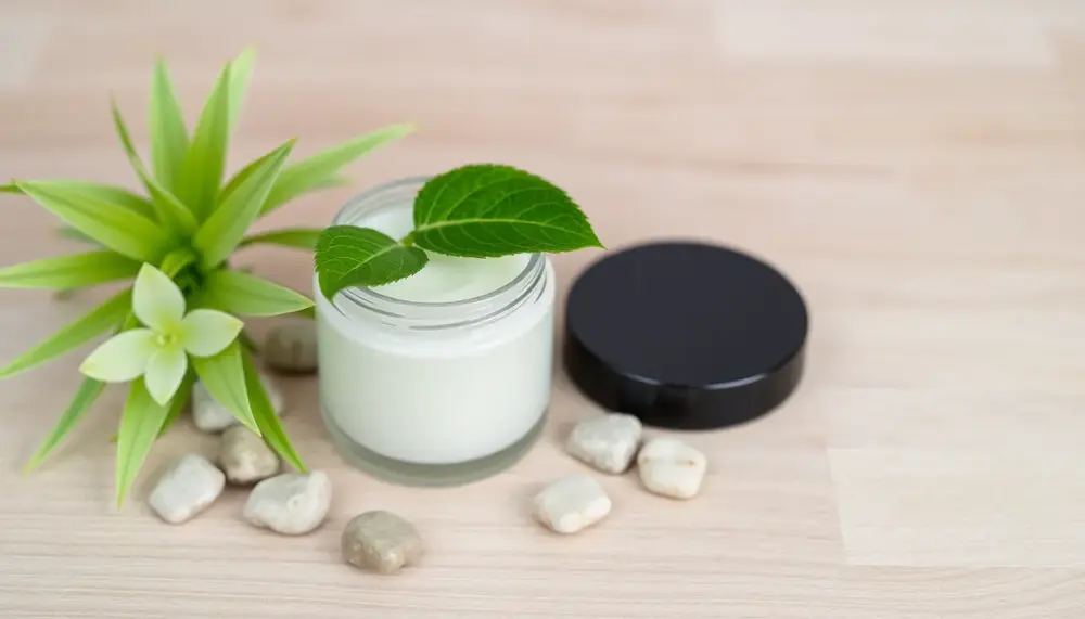 Vaay CBD Creme – die natürliche Pflege für deine Haut